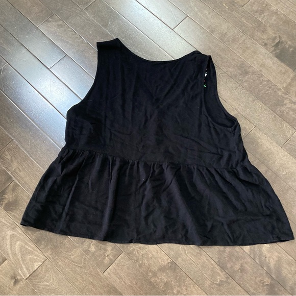 Shein Size 3XL Black Floral Tank Top with Embroidered Flower, Sleeveless - Picture 5 of 7